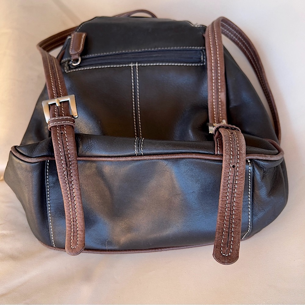 Vtg 90s Y2K Black Brown Two Tone Leather Backpack Small Front Buckle Flap Smooth - Picture 4 of 7